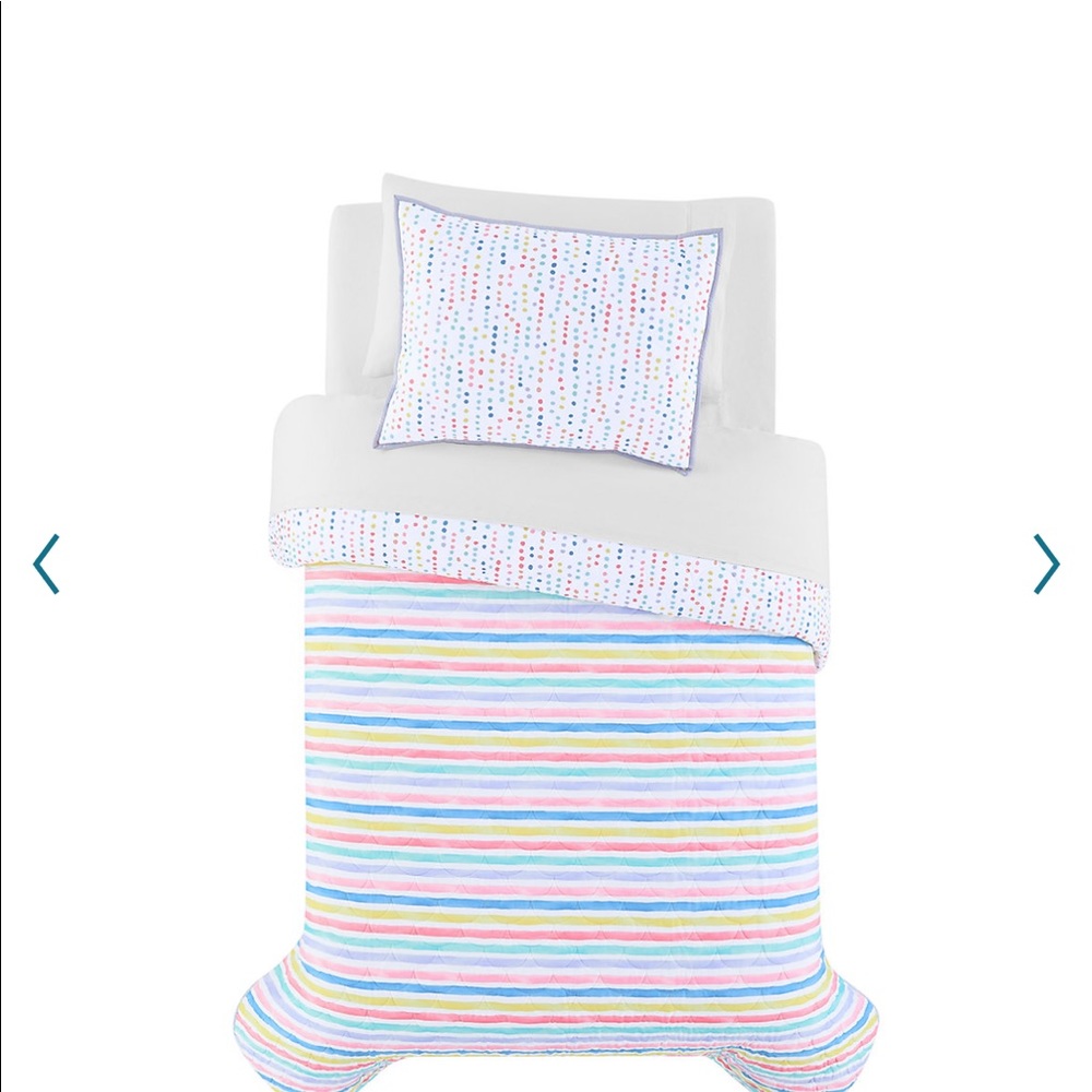 Madison Dot Reversible Twin Quilt Set with Sham